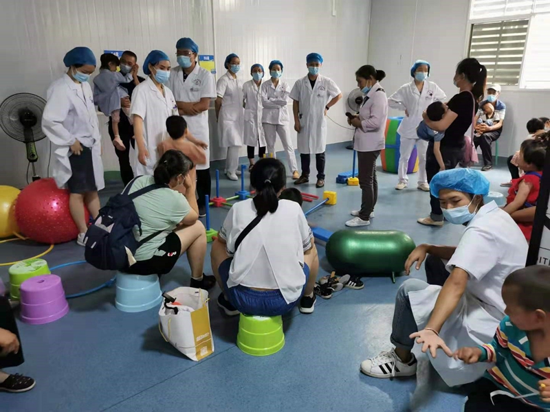 助残康复残疾儿童家属交流会_副本1.jpg